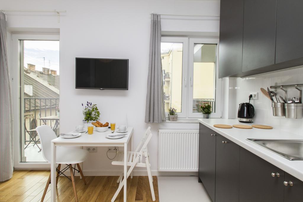 Apartment Udanypobyt Studio Rejtana 11 *